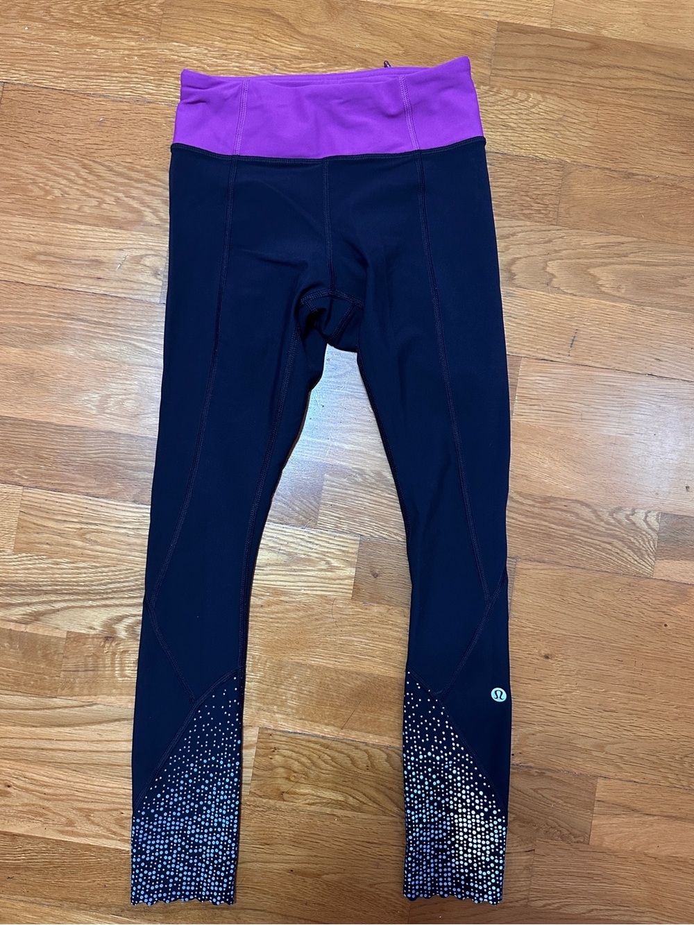 Lululemon Tight Stuff Reflective Tights Leggings Size 2 Black Purple